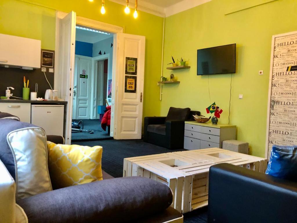 Spacious Tuzlaks Apartments Sarajevo Ferhadija Ngoại thất bức ảnh