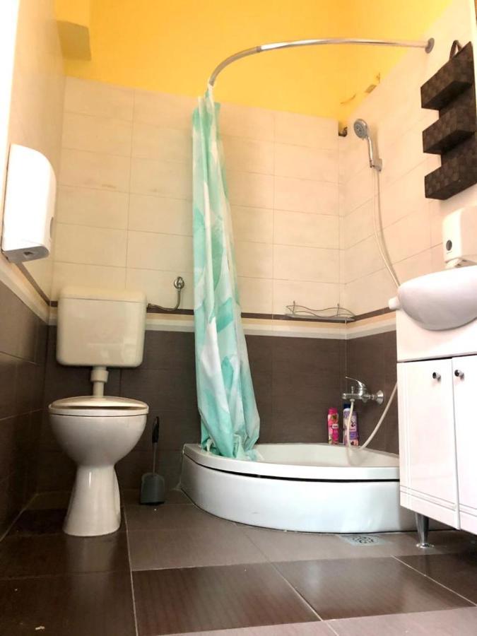 Spacious Tuzlaks Apartments Sarajevo Ferhadija Ngoại thất bức ảnh