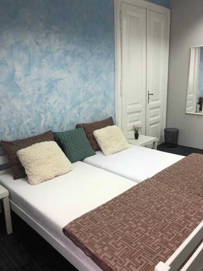 Spacious Tuzlaks Apartments Sarajevo Ferhadija Ngoại thất bức ảnh